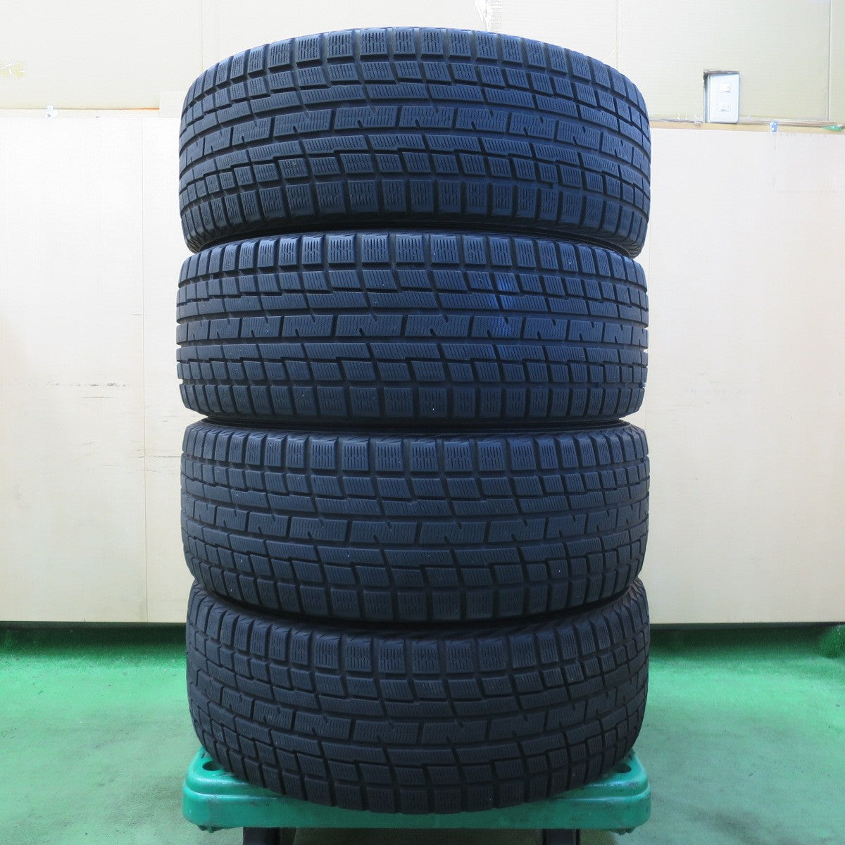 キレイ★スタッドレス 215/55R17 ヨコハマ アイスガード iG30 JOKER ジョーカー 17インチ PCD114.3/5H★5051306イス