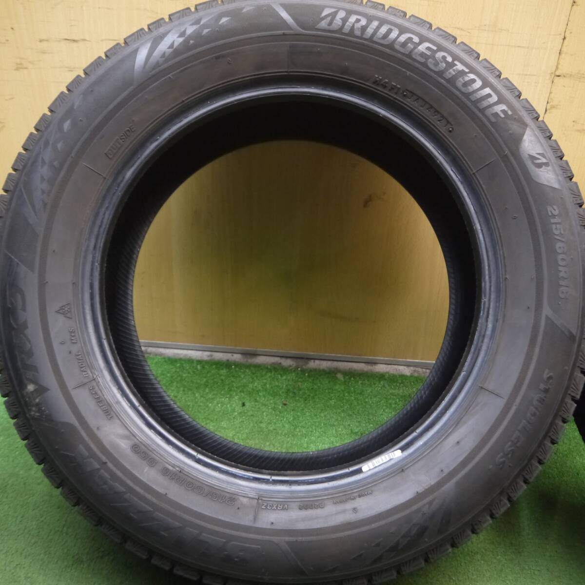 4本価格!21年★スタッドレス 215/60R16 ブリヂストン ブリザック VRX3 オデッセイ ヴェゼル クラウン等★4040504Hスタ