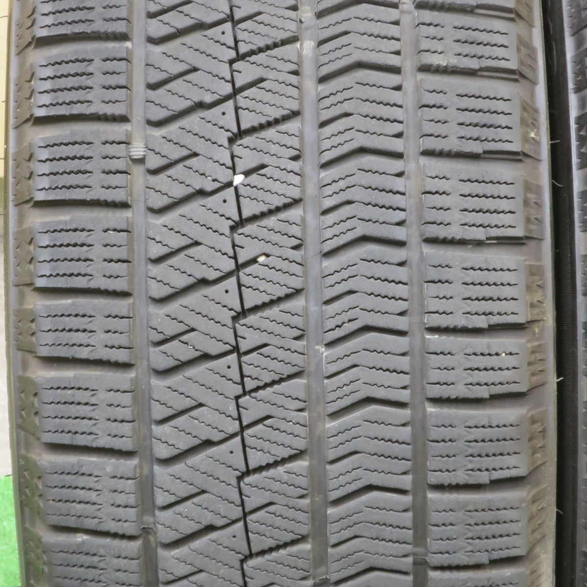 バリ溝!22年!キレイ!9.5分★スタッドレス 215/50R17 ブリヂストン ブリザック VRX2 GRASS グラス 17インチ PCD114.3/5H★5051302TTス