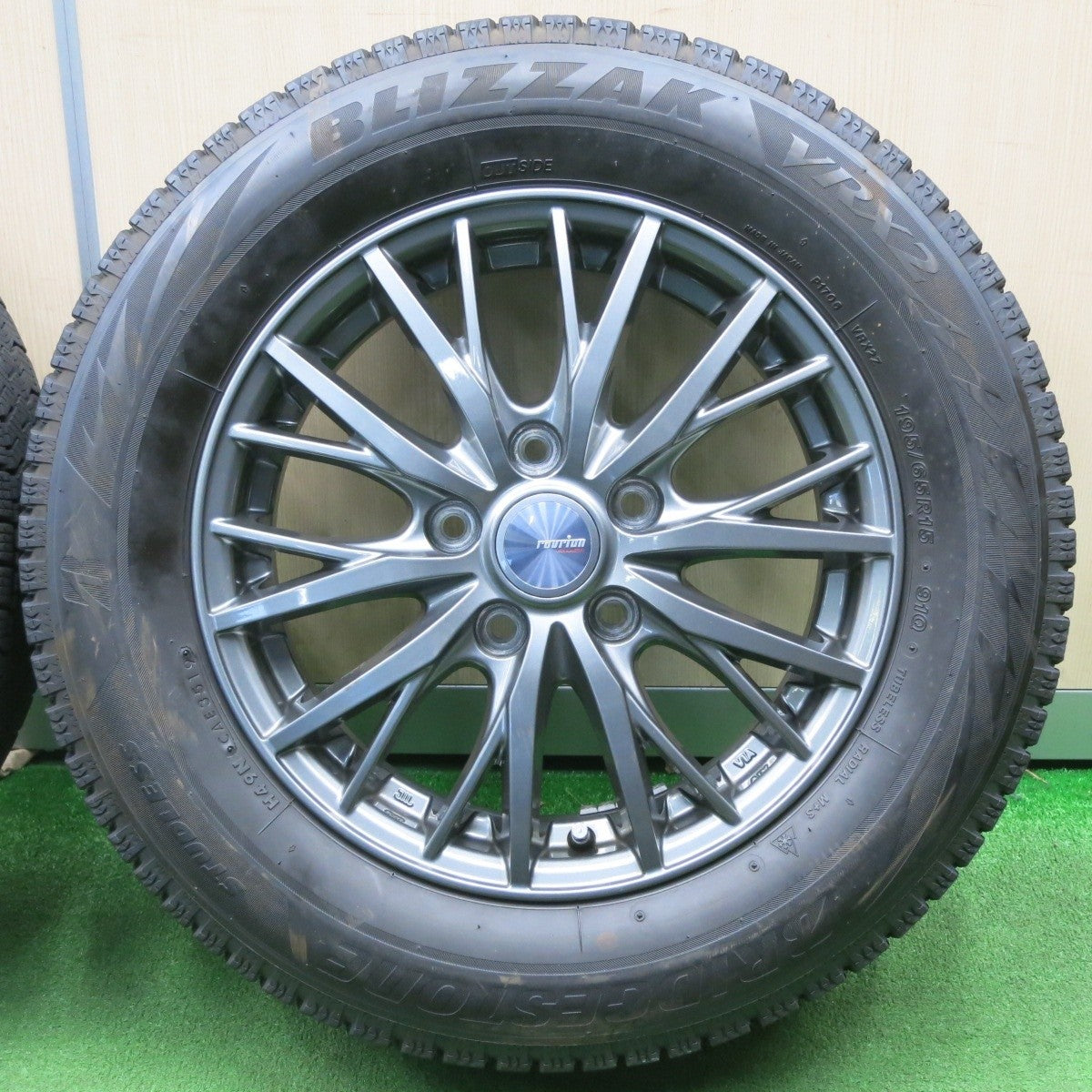 バリ溝!キレイ!9分★スタッドレス 195/65R15 ブリヂストン ブリザック VRX2 ravrion RM01 ラブリオン 15インチ PCD114.3/5H★5020402NJス