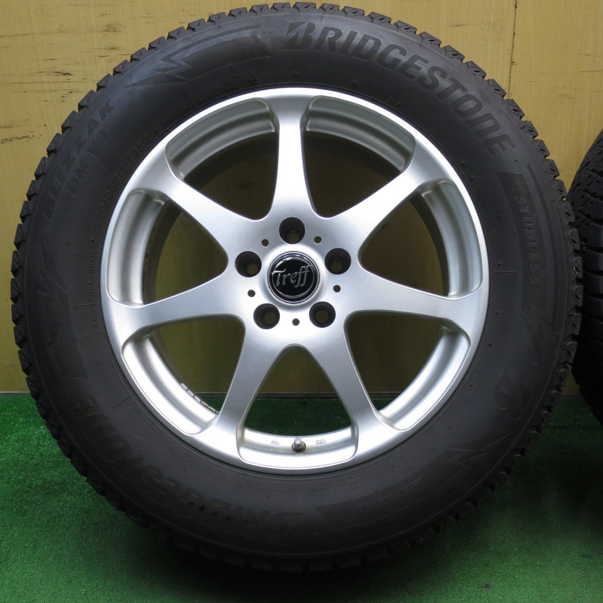 バリ溝!21年!キレイ!9分★スタッドレス 225/65R17 ブリヂストン ブリザック DM-V3 Treff S7 トレフ 17インチ PCD114.3/5H★5052002NJス