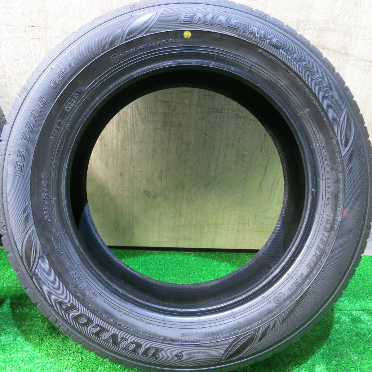 新車外し!25年★195/65R16 ダンロップ エナセーブ EC300+ タイヤ 16インチ ライズ ロッキー 等★5110802HAノタ