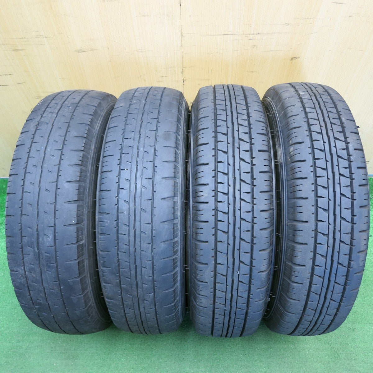 バリ溝!25年!9.5分★165/80R14 97/95N ダンロップ エナセーブ VAN01 Exceeder エクシーダー 14インチ PCD114.3/4H★6041102HAノ