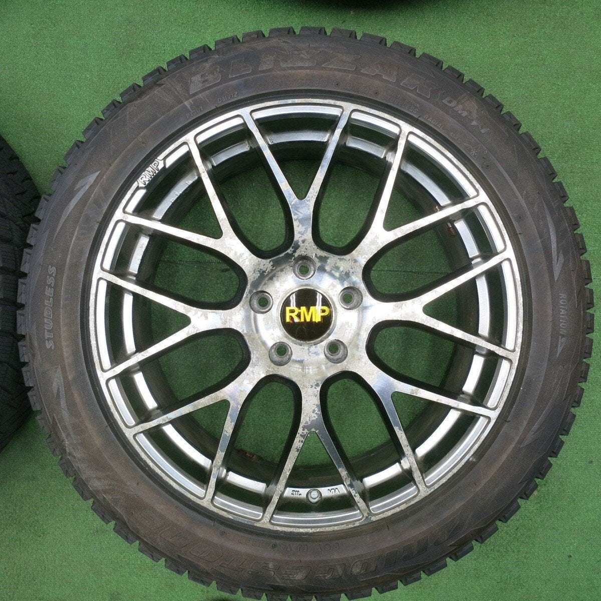 バリ溝!9.5分★RMP スタッドレス 225/55R19 ブリヂストン ブリザック DM-V1 19インチ PCD114.3/5H★5020607TNス