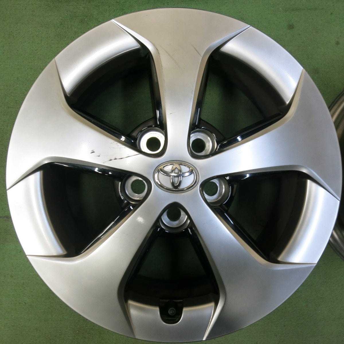 4本価格★トヨタ 30系 プリウス 純正 ホイール 15インチ 15×6J PCD100/5H★5062414SYホ
