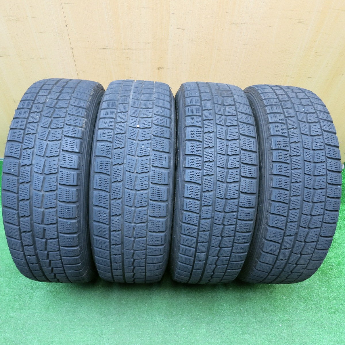 4本価格★スタッドレス 205/60R16 ダンロップ ウインターマックス WM01 RiZLEY ライツレー 16インチ PCD114.3/5H★5112017HAス