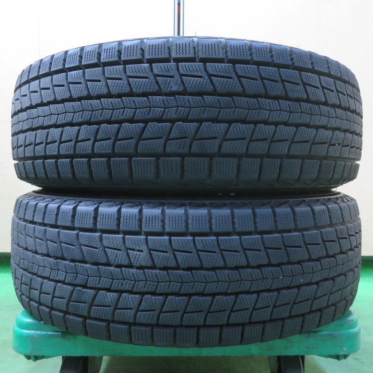 バリ溝！21年！9.5分！2本☆スタッドレス 215/70R16 ダンロップ 