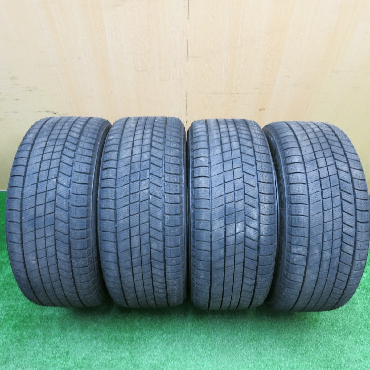ほぼ未使用!24年!キレイ★アウディ 等 WSP ITALY 255/35R19 スタッドレス ブリヂストン ブリザック VRX3 19インチ PCD112/5H★5102003AKス