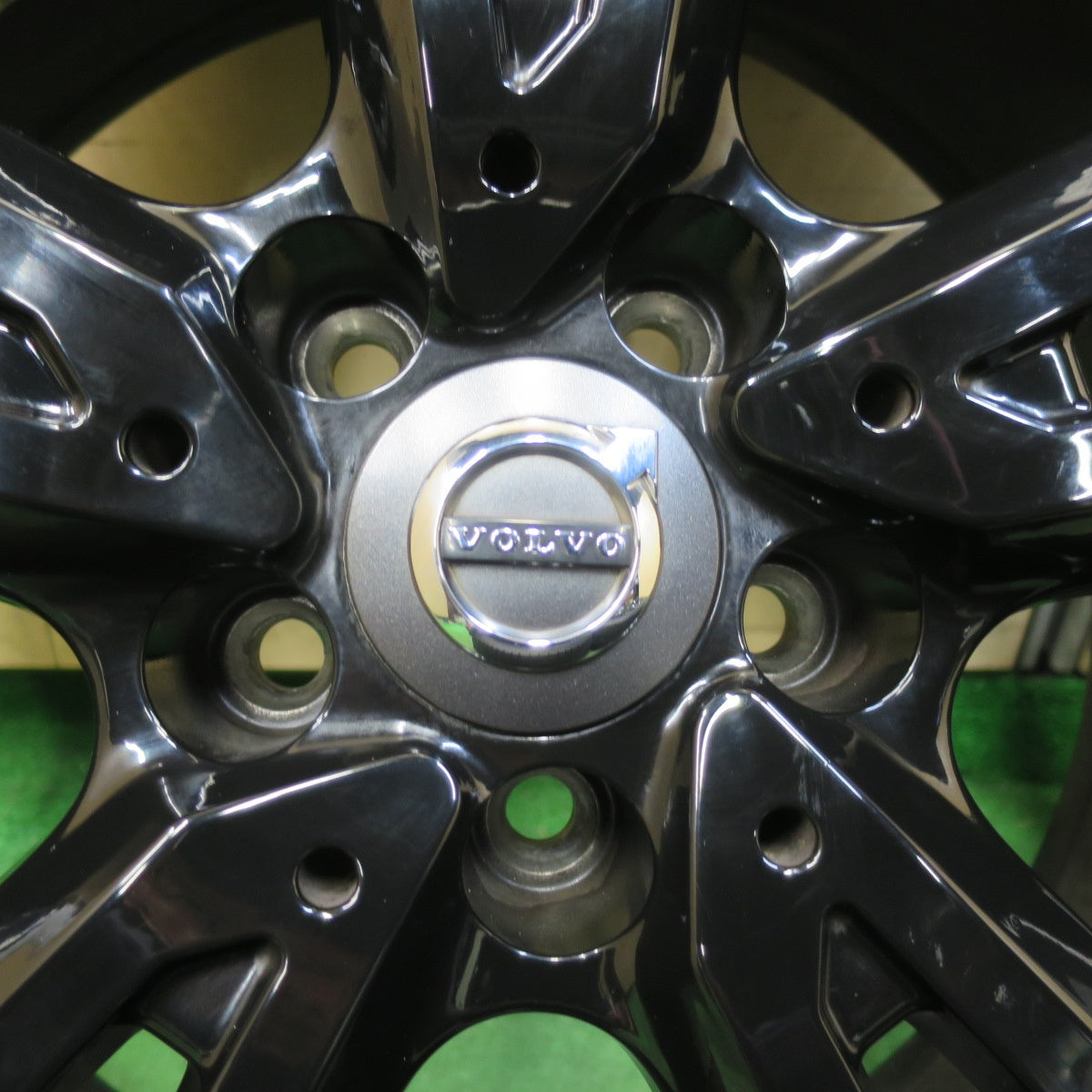 バリ溝!22年!キレイ!9分★ボルボ 等 EUROTECH GAYA SOLI 235/55R18 スタッドレス ピレリ アイスゼロ アシンメトリコ ユーロテック ガヤ ソリ 18インチ PCD108/5H★5092203イス