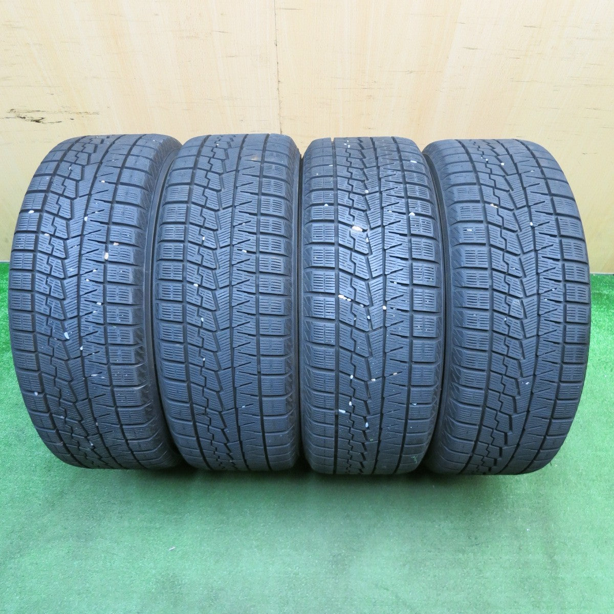 バリ溝!21年!キレイ!9.5分以上★スタッドレス 215/50R17 ヨコハマ アイスガード iG70 GRASS グラス 17インチ PCD114.3/5H★5042203NJス