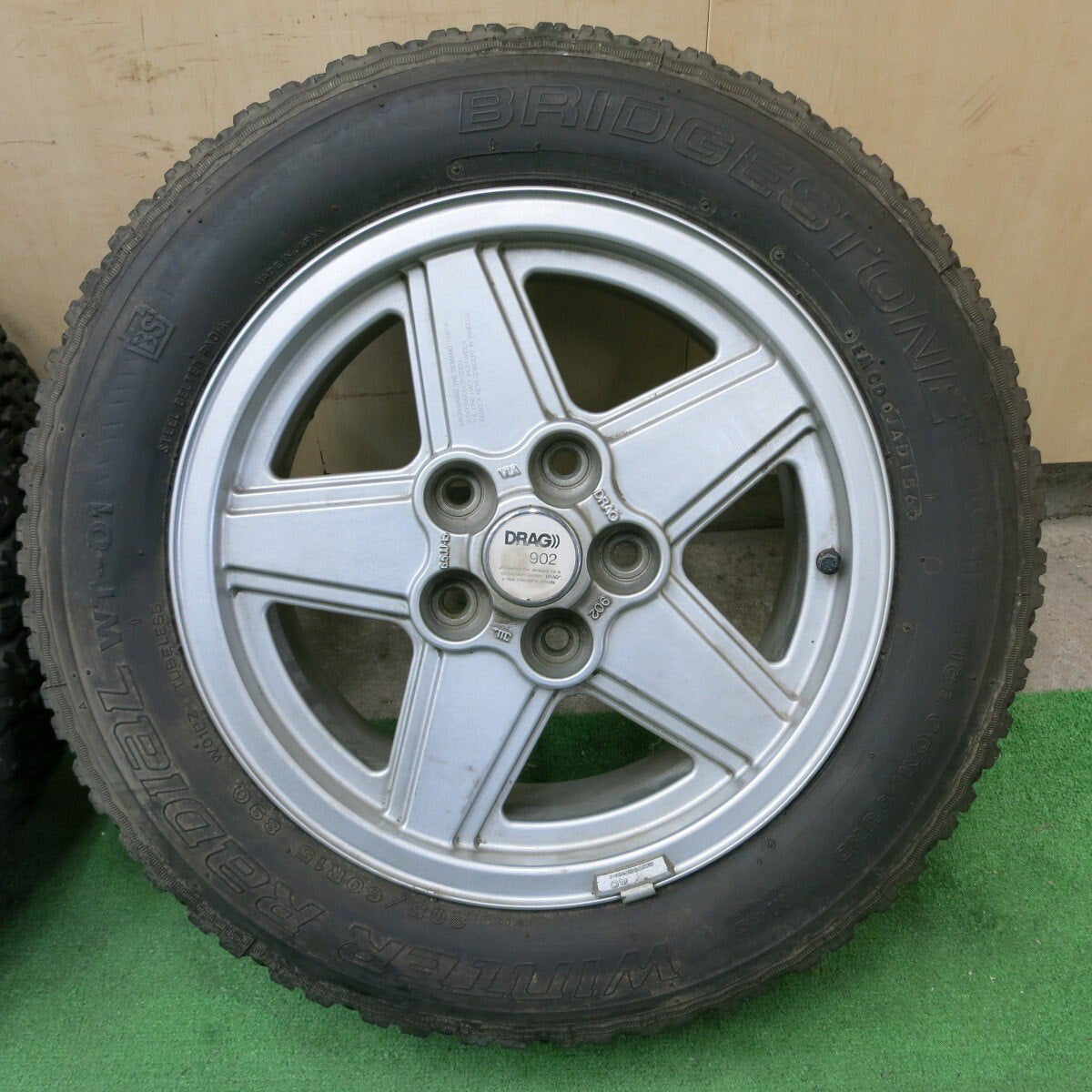 レア!希少★205/60R15 DRAG 902 ピンスパイク タイヤ ブリヂストン ウインター ラジアル WT-01 PCD114.3/5H★4090701ナス