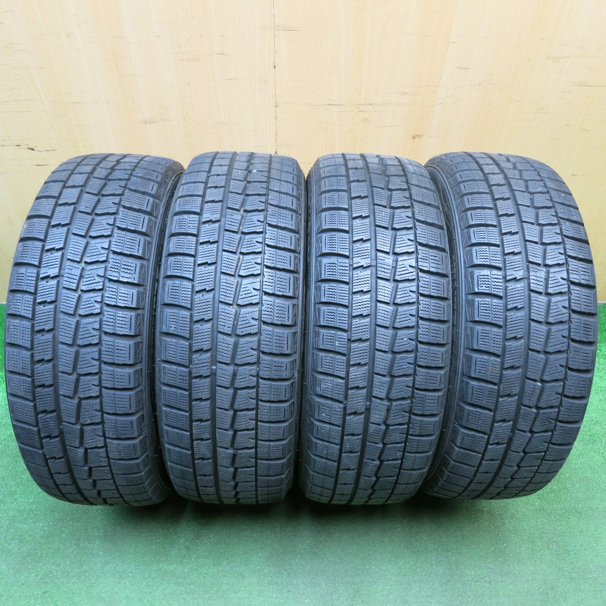 バリ溝!キレイ!9分★スタッドレス 215/50R17 ダンロップ ウインターマックス WM01 VELVA SPORT ヴェルヴァ 17インチ PCD114.3/5H★6012208HAス