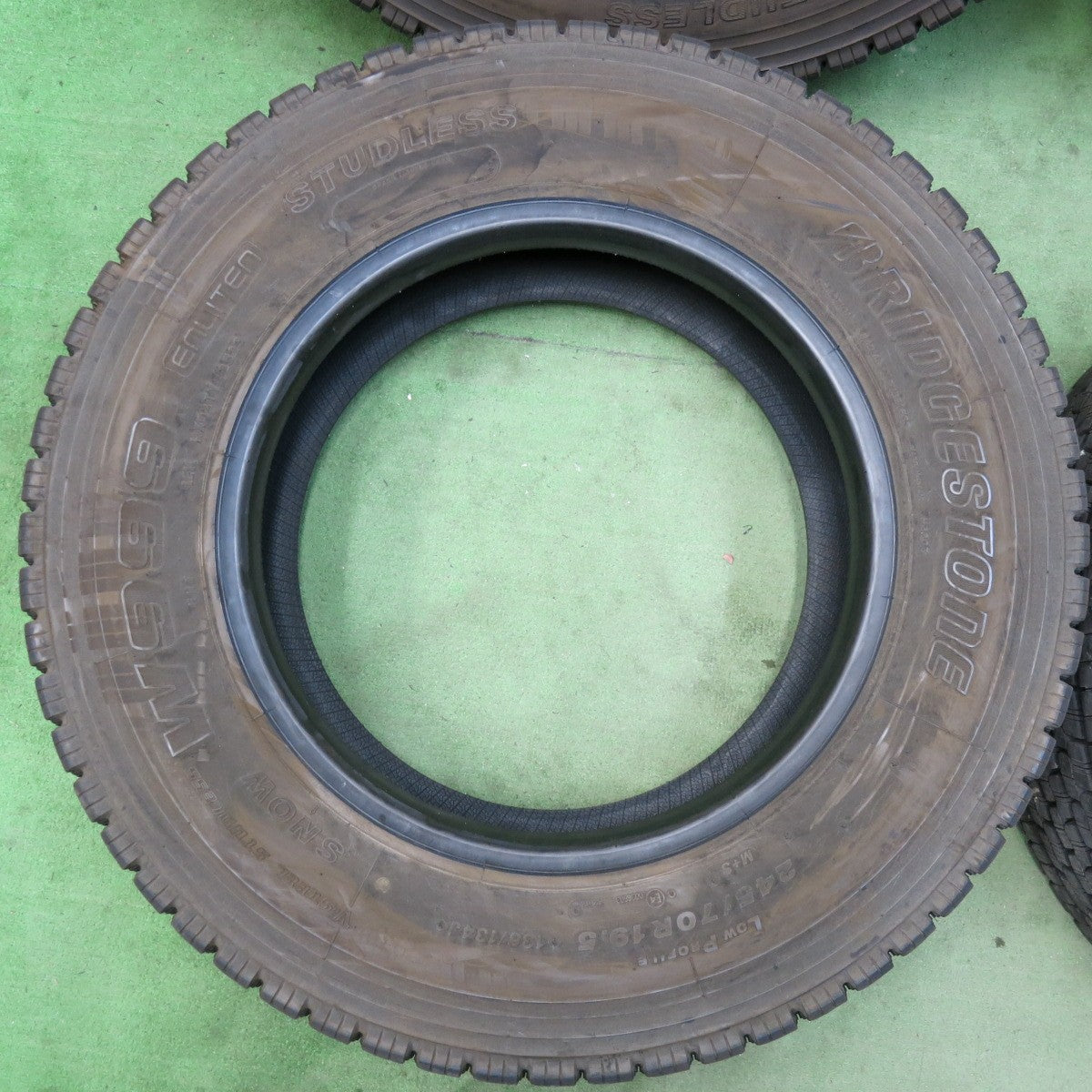 バリ溝!23年!9分★トラック タイヤ 245/70R19.5 136/134J スタッドレス ブリヂストン W999 19.5インチ★5053007SYスタ