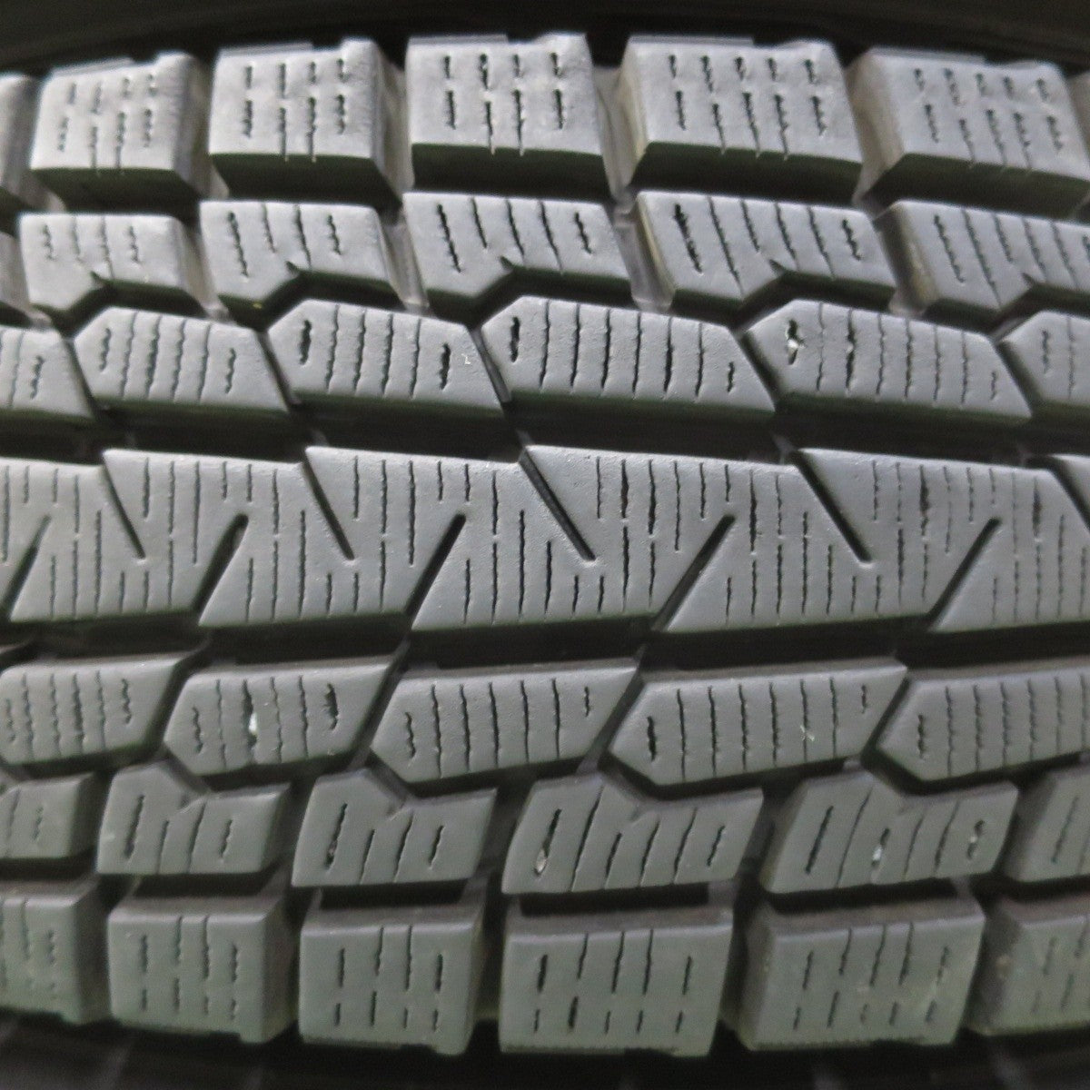 バリ溝!21年!9.5分★ジムニー 185/85R16 105/103L スタッドレス ヨコハマ アイスガード G075 社外 アルミ 16インチ PCD139.7/5H★5032702イス