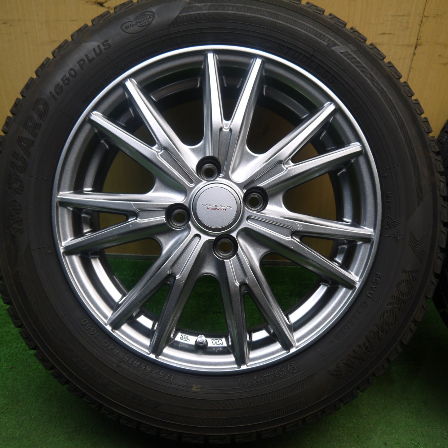 バリ溝!キレイ!9分★スタッドレス 175/65R15 ヨコハマ アイスガード iG50 プラス VELVA KEVIN ヴェルヴァ 15インチ PCD100/4H★5092908Hス