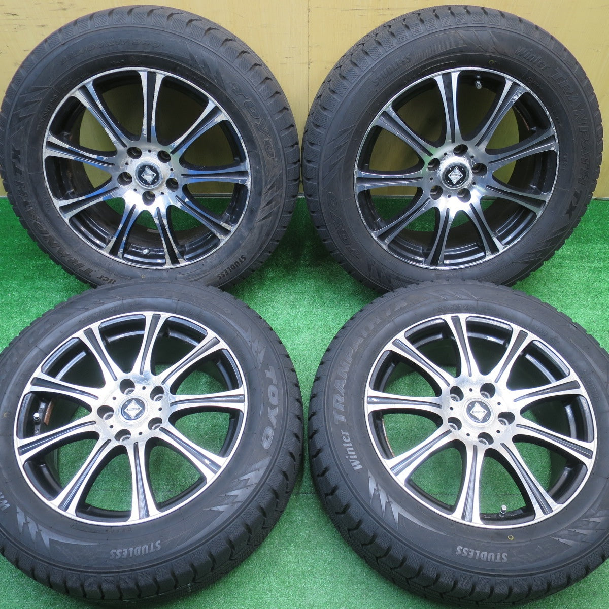 バリ溝!9.5分以上★スタッドレス 225/60R17 トーヨー ウインター トランパス TX RiZLEY ライツレー 17インチ PCD114.3/5H★5102604NJス