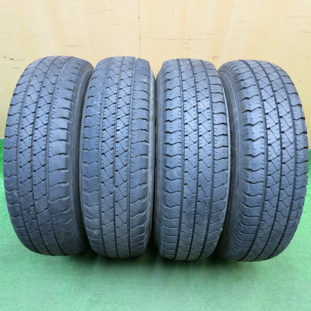 バリ溝!23年!9.5分★195/80R15 107/105N グッドイヤー カーゴ プロ スチール ホイール CARGO PRO 15インチ PCD139.7/6H★6011711HAノ
