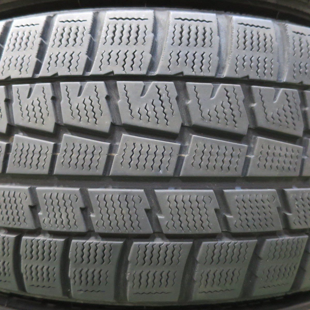 キレイ★スタッドレス 215/55R17 ダンロップ ウインターマックス WM01 KORPER ケルパー 17インチ PCD114.3/5H★5032209イス