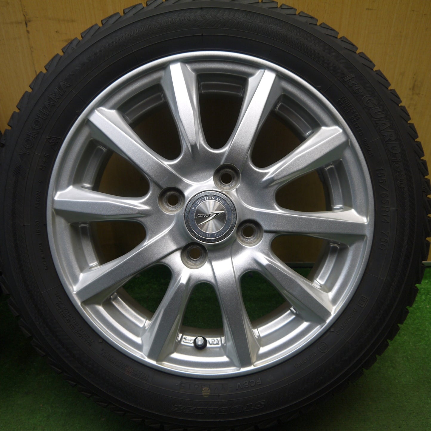 バリ溝!キレイ!8.5分★スタッドレス 155/65R14 ヨコハマ アイスガード iG30 JOKER ジョーカー 14インチ PCD100/4H★5092902Hス