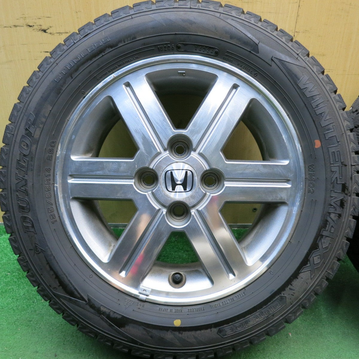 バリ溝!24年!9.5分以上★ホンダ モビリオ 純正 185/65R14 スタッドレス ダンロップ ウインターマックス WM02 14インチ PCD100/4H★5083002HAス