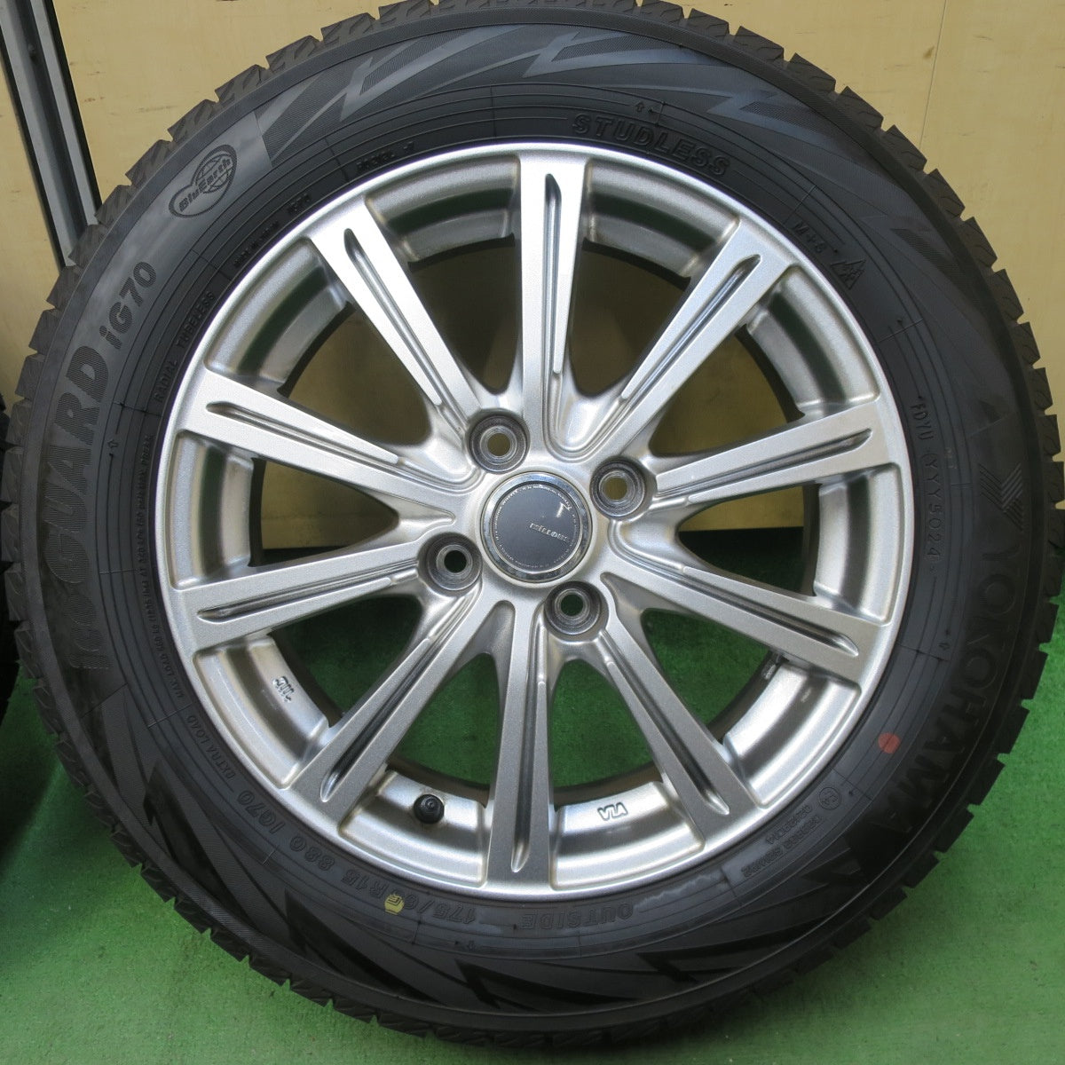 バリ溝!24年!キレイ!ほぼ10分★スタッドレス 175/65R15 ヨコハマ アイスガード iG70 MiLLOUS ミルアス 15インチ PCD100/4H★5052901TTス