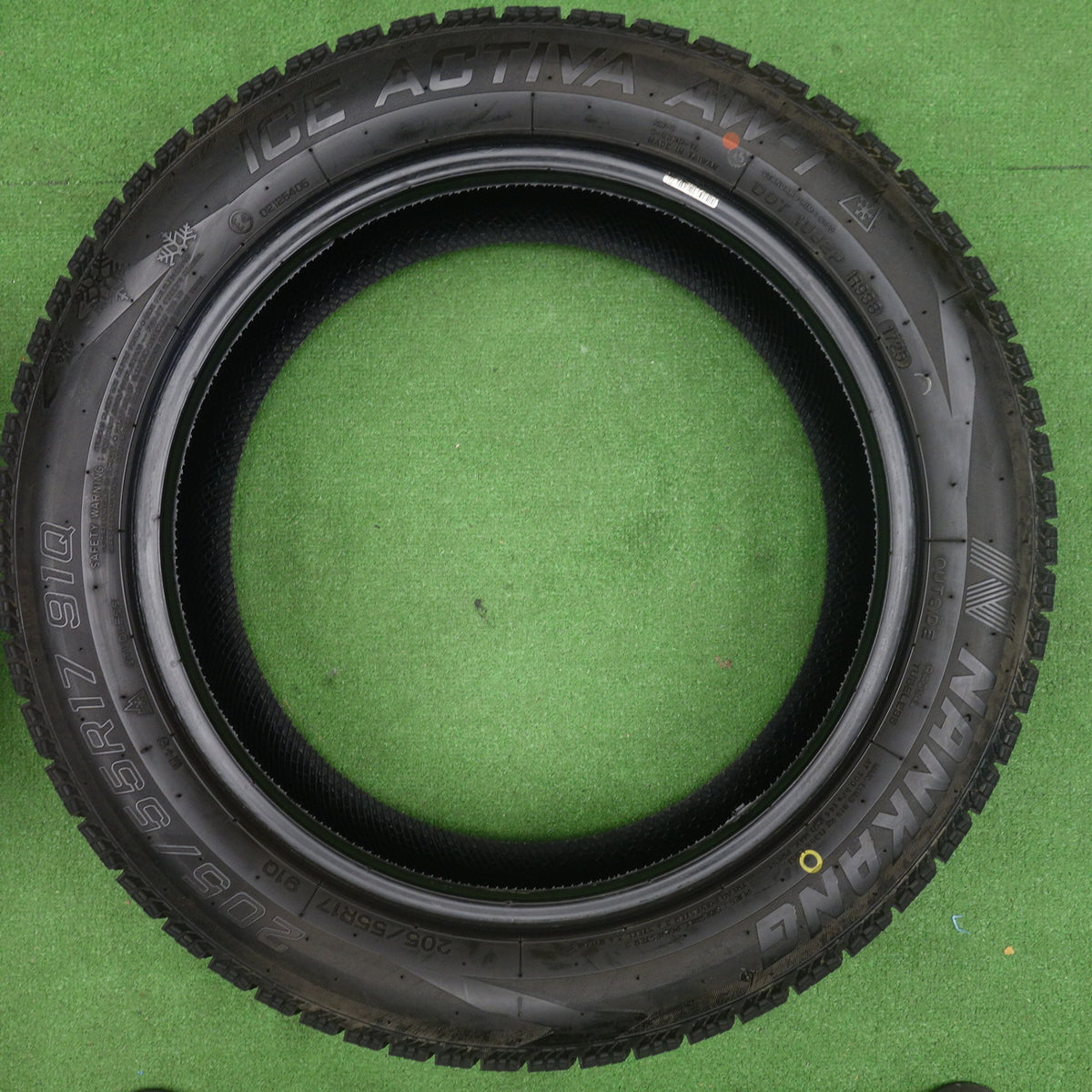 バリ溝!25年!ほぼ10分◎スタッドレス 205/55R17 ナンカン アイスアクティバ AW-1 タイヤ 17インチ ノア ヴォクシー プリウスα ステップワゴン 等◎6083002KTスタ