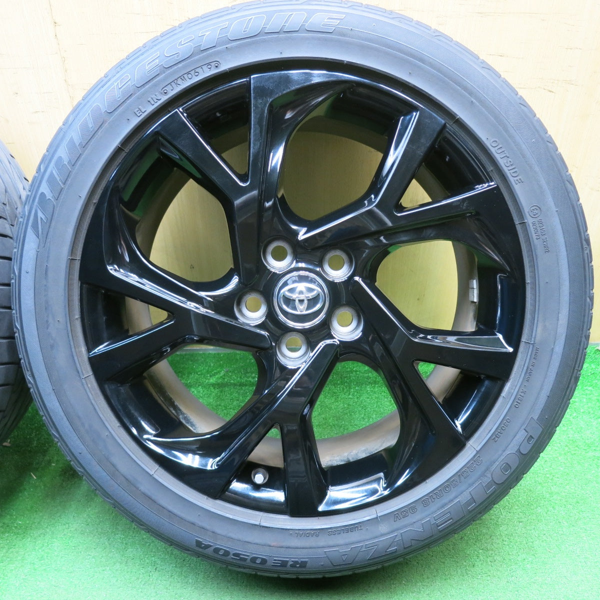バリ溝!8.5分★トヨタ C-HR 特別仕様車 モードネロ 純正 225/50R18 ブリヂストン ポテンザ RE050A 18インチ CHR PCD114.3/5H★5042001TNノ