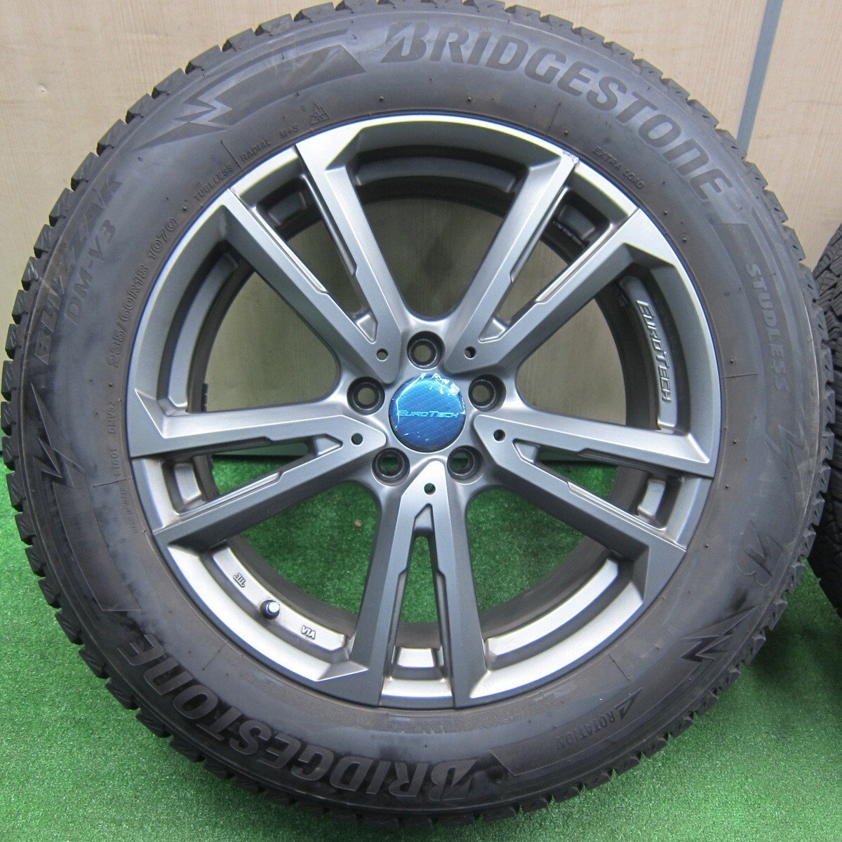 バリ溝!23年!キレイ!9分★ボルボ 等 EUROTECH 235/60R18 スタッドレス ブリヂストン ブリザック DM-V3 ユーロテック PCD108/5H★4121407TNス