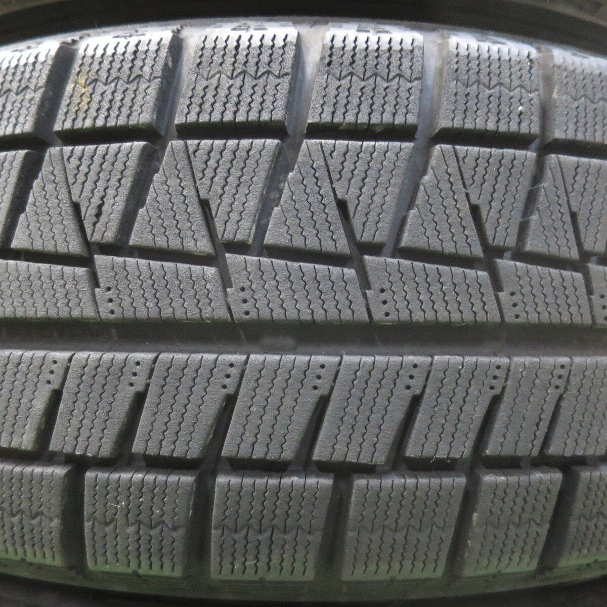 バリ溝!キレイ!9.5分★スタッドレス 215/60R16 ブリヂストン ブリザック REVO GZ JOKER ジョーカー 16インチ PCD114.3/5H★5031708イス