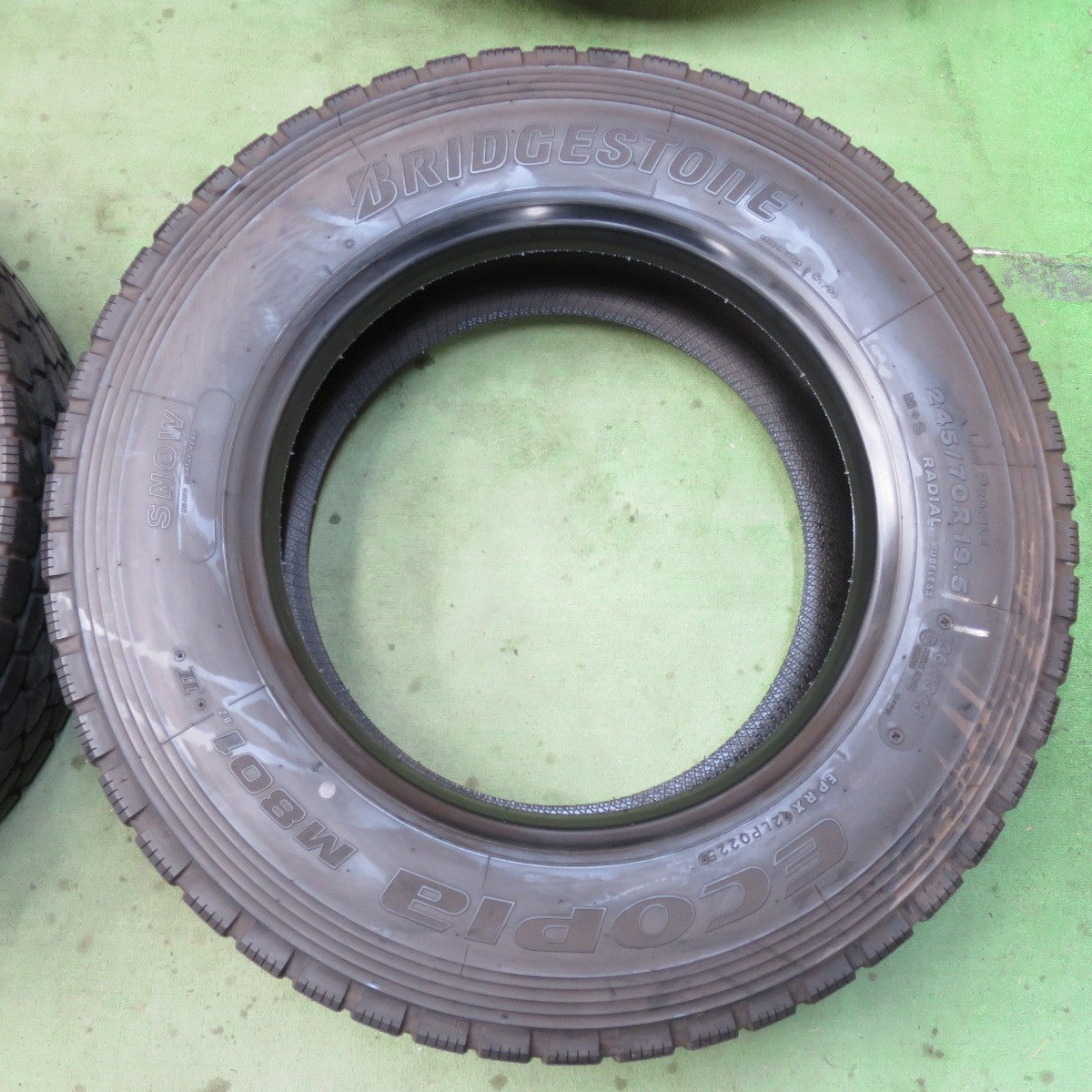 超バリ溝!25年!9.5分以上★トラック バス タイヤ 245/70R19.5 136/134J ブリヂストン エコピア M801 Ⅱ ミックス オールシーズン 19.5インチ★6013102イスタ