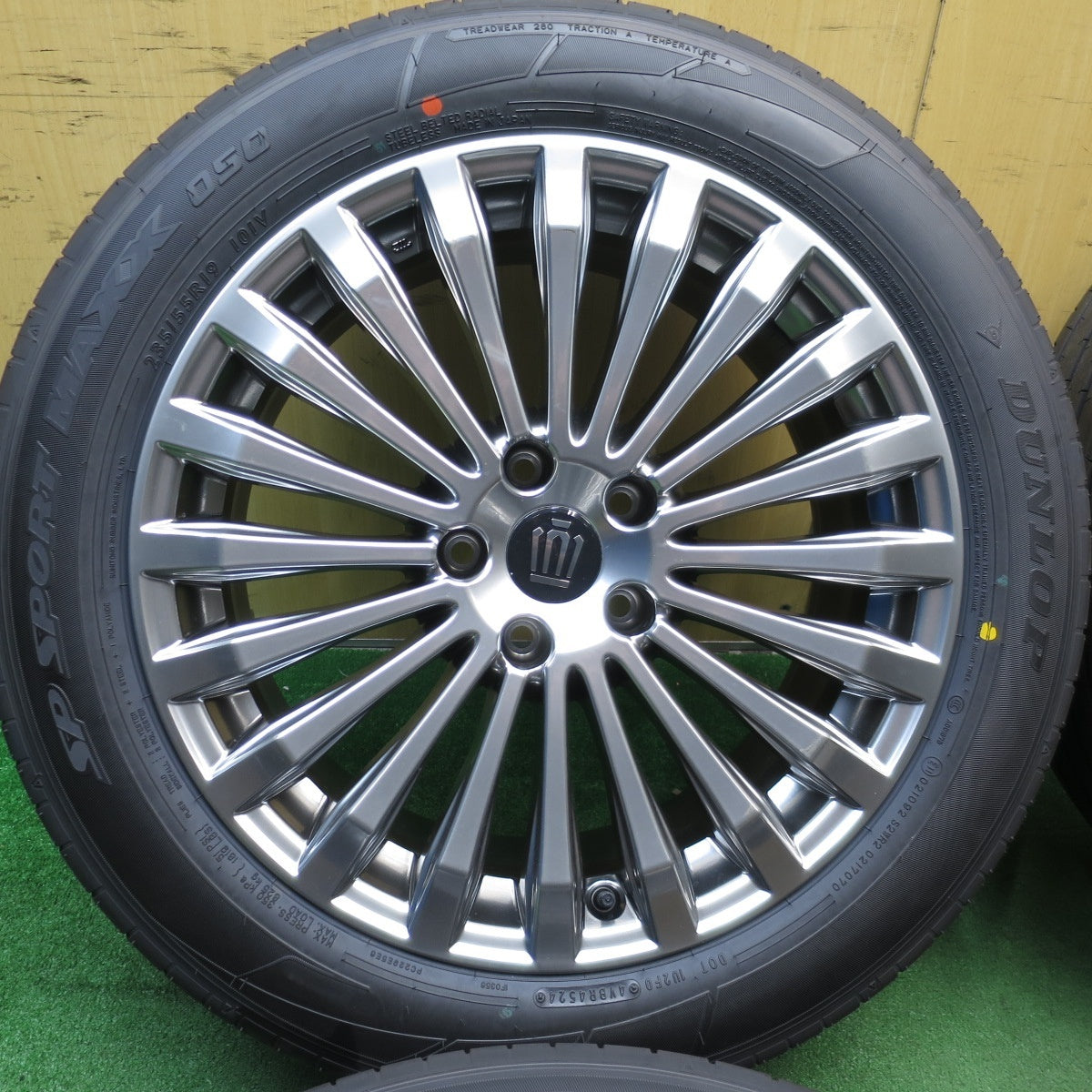 新車外し!24年★トヨタ 30系 クラウン セダン 純正 235/55R19 ダンロップ SPスポーツマックス 050 PCD120/5H★5040201KKノ
