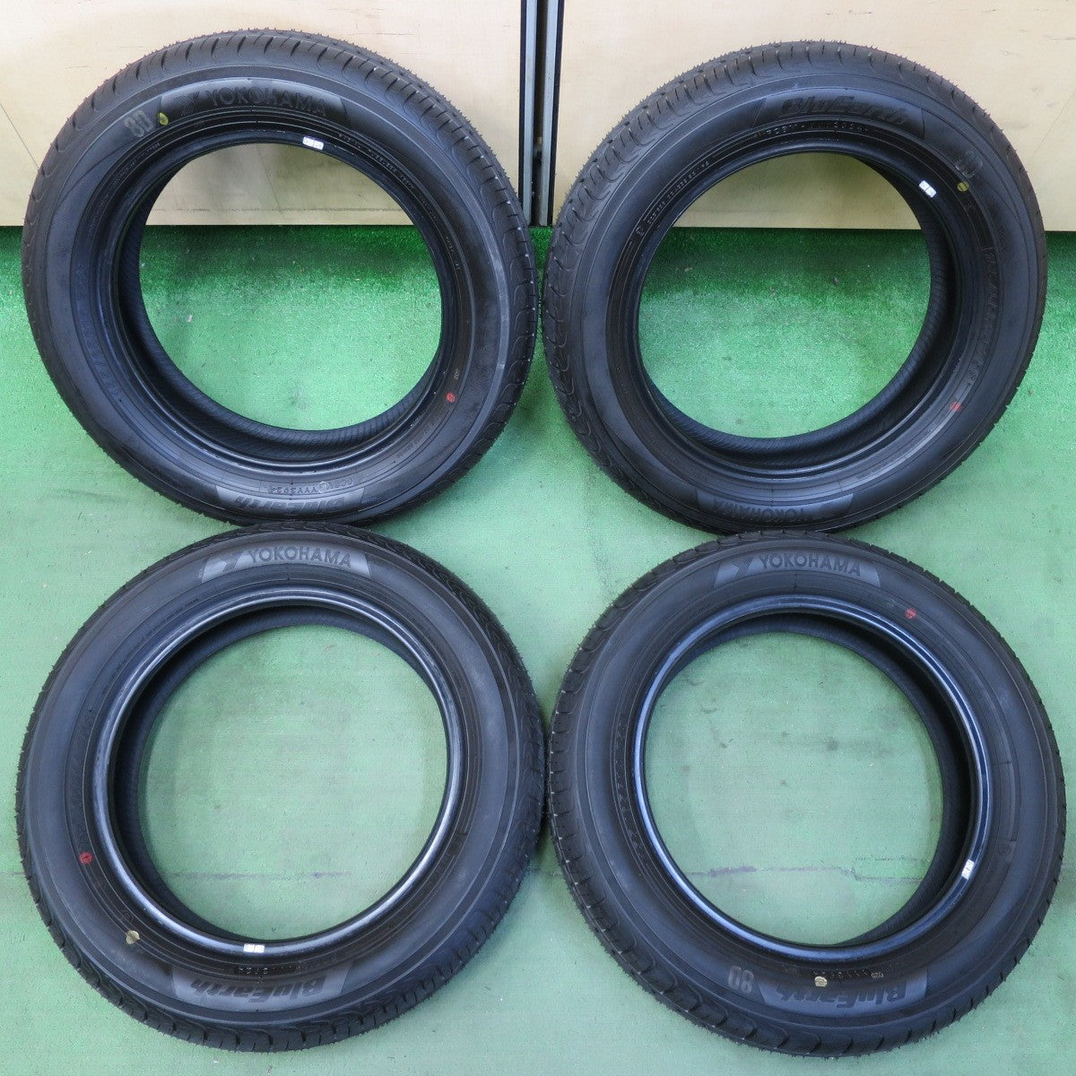 新車外し!24年★155/65R14 ヨコハマ ブルーアース AE01K タイヤ 14インチ N-BOX WGN デイズ サクラ ワゴンR タント ウェイク 等★5052902イノタ