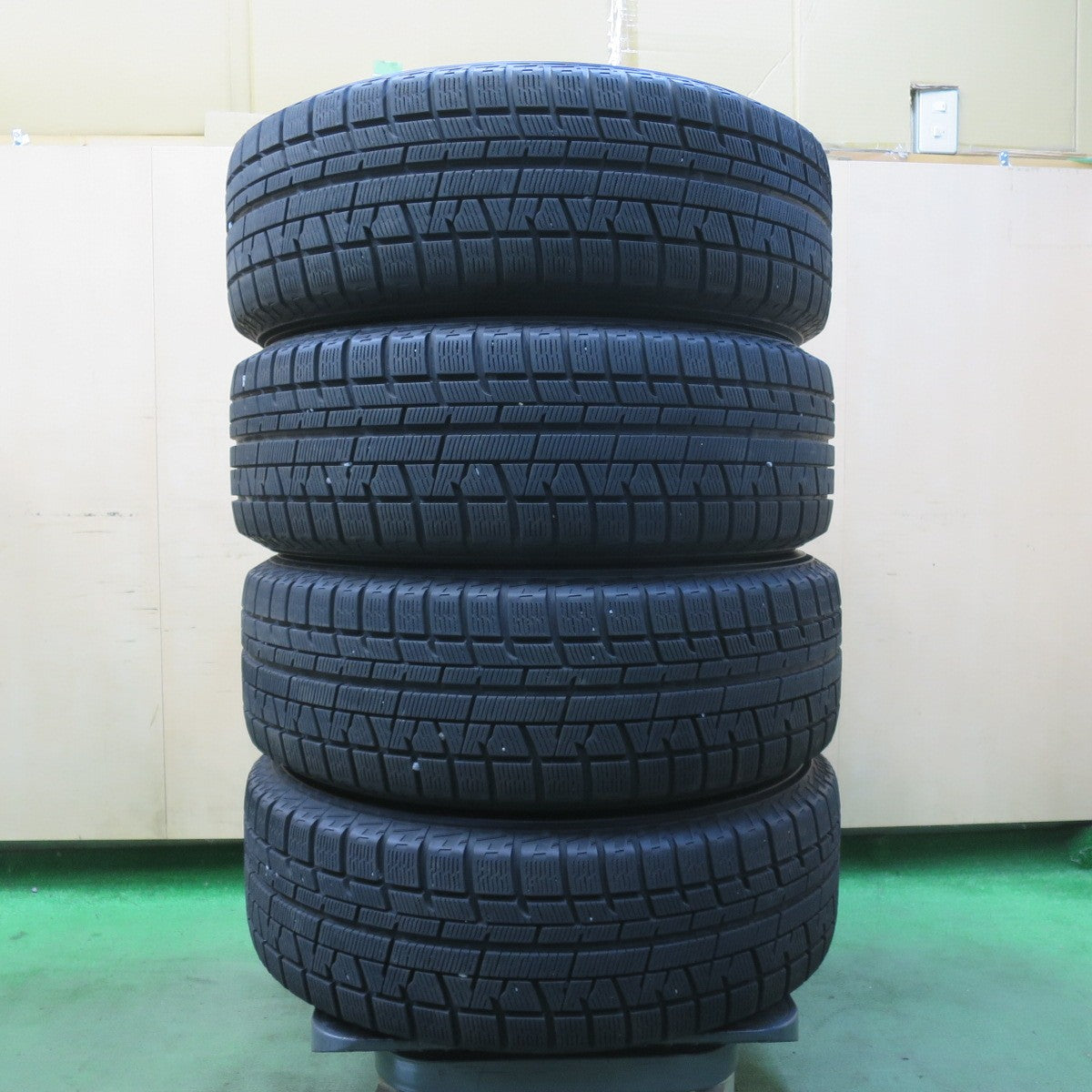バリ溝!9分★スタッドレス 215/60R16 ヨコハマ アイスガード iG50 プラス GRASS グラス 16インチ PCD114.3/5H★5111107イス