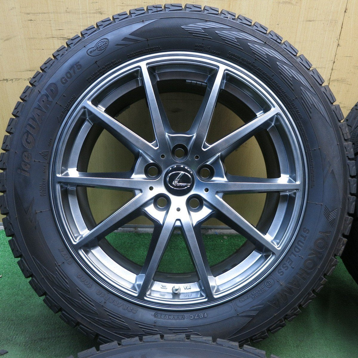 センサー付 バリ溝 綺麗 9分★レクサス等 235/55R18 スタッドレス ヨコハマ G075 LA STRADA 阿部商会 PCD114.3/5H★4020915KKス