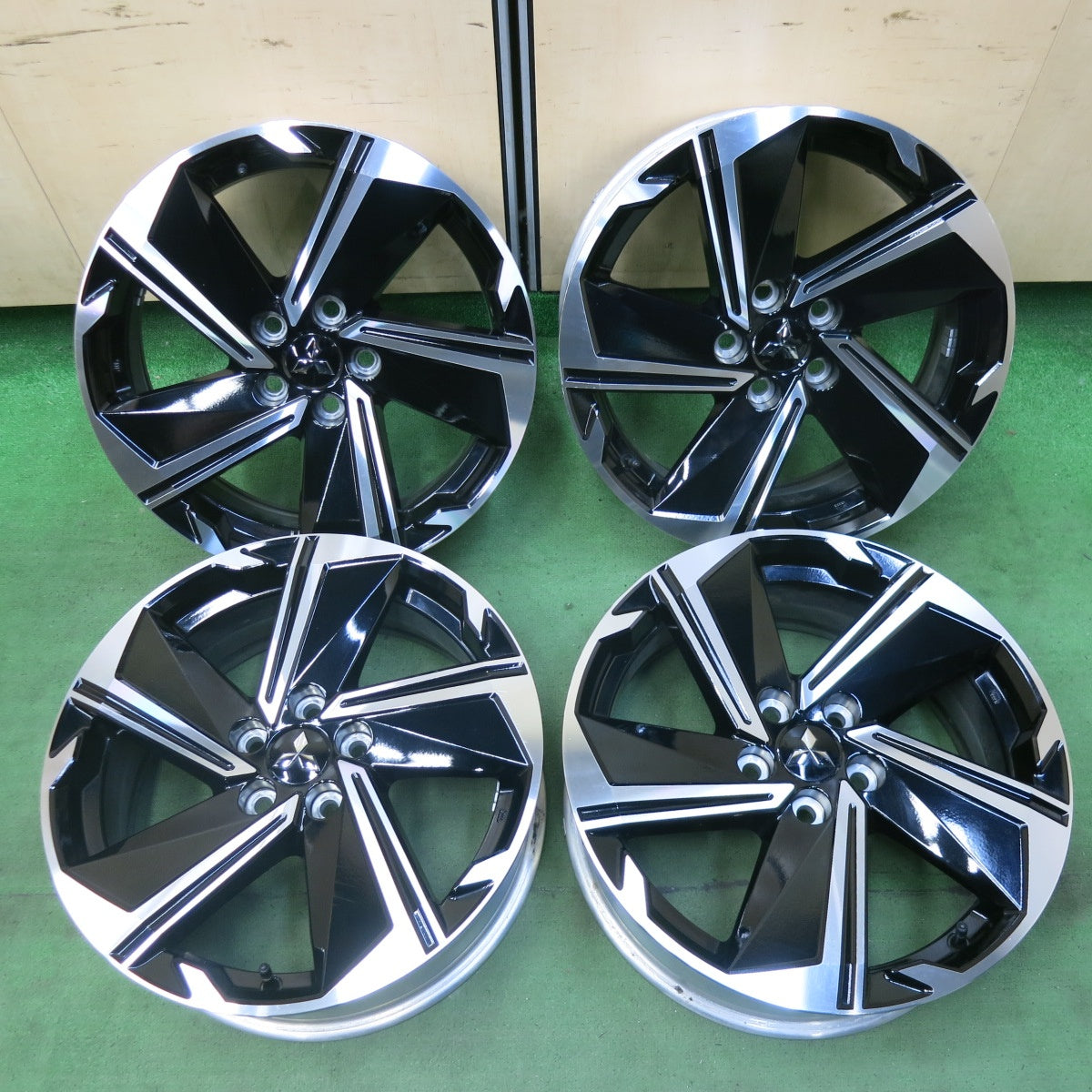 新車外し☆三菱 エクリプス クロス PHEV 純正 ENKEI ホイール 18インチ