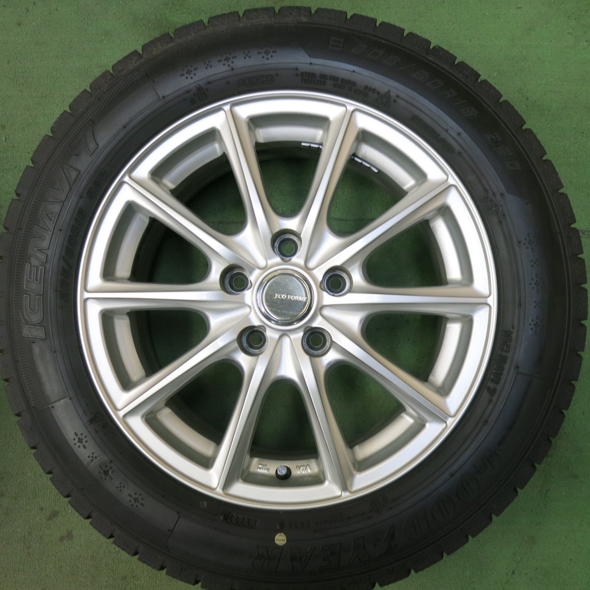 バリ溝!22年!キレイ!ほぼ10分★スタッドレス 205/60R16 グッドイヤー アイスナビ7 ECO FORME エコフォルム 16インチ PCD114.3/5H★5091103SKス