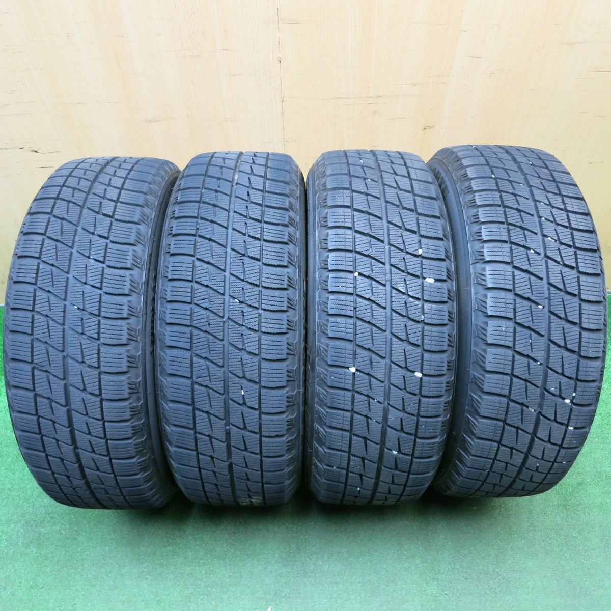 バリ溝!キレイ!8.5分★スタッドレス 205/60R16 アイスエスポルテ TEAD テッド 16インチ PCD114.3/5H★6011102HAス