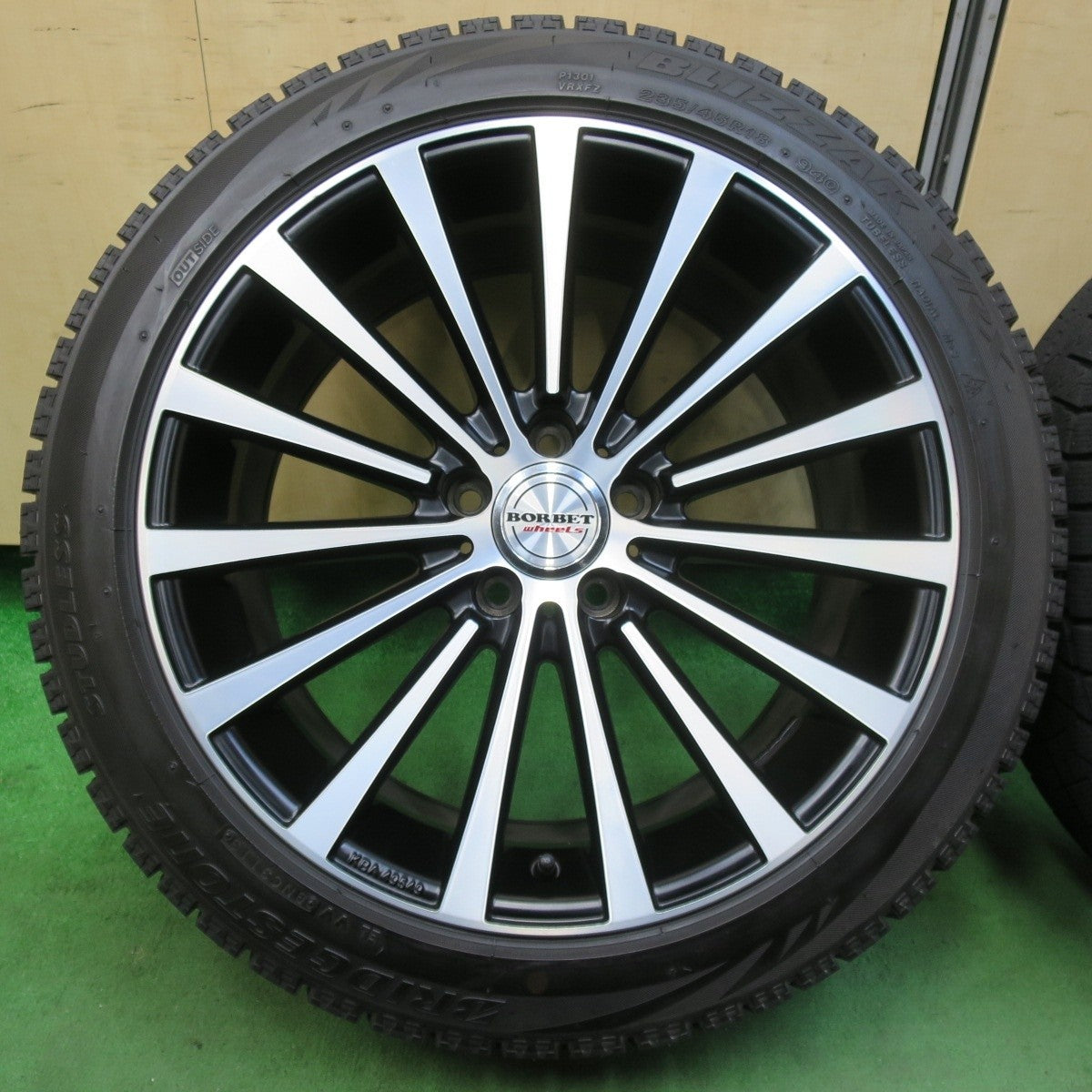 バリ溝!キレイ!9.5分★ワーゲン 等 BORBET 235/45R18 スタッドレス ブリヂストン ブリザック VRX 18インチ ボルベット PCD112/5H★5022103イス