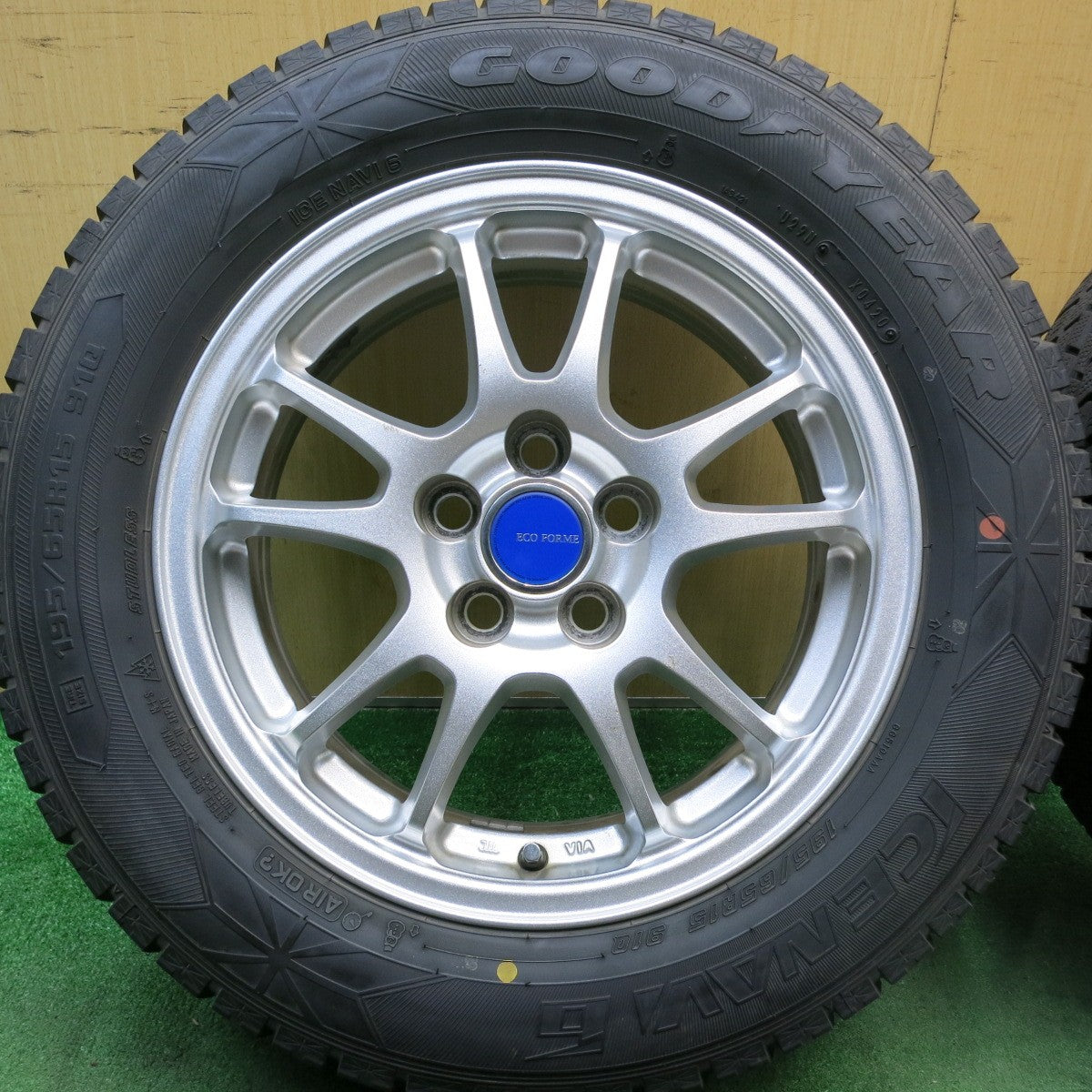 バリ溝!8.5分★プリウス 等 195/65R15 スタッドレス グッドイヤー アイスナビ6 ECO FORME エコフォルム 15インチ PCD100/5H★5081007HAス