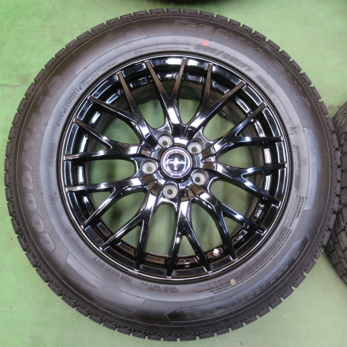 超バリ溝!24年!キレイ!ほぼ10分★スタッドレス 225/65R17 グッドイヤー アイスナビ SUV Exceeder エクシーダー 17インチ PCD114.3/5H★5110401イス