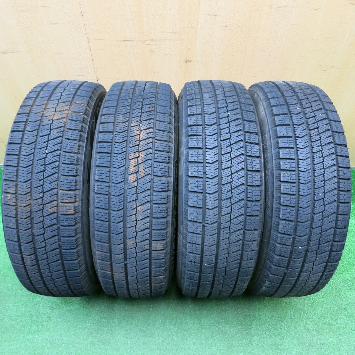 バリ溝!24年!キレイ!9.5分以上★スタッドレス 185/65R15 ブリヂストン ブリザック VRX2 GRASS グラス 15インチ PCD114.3/5H★5112006HAス