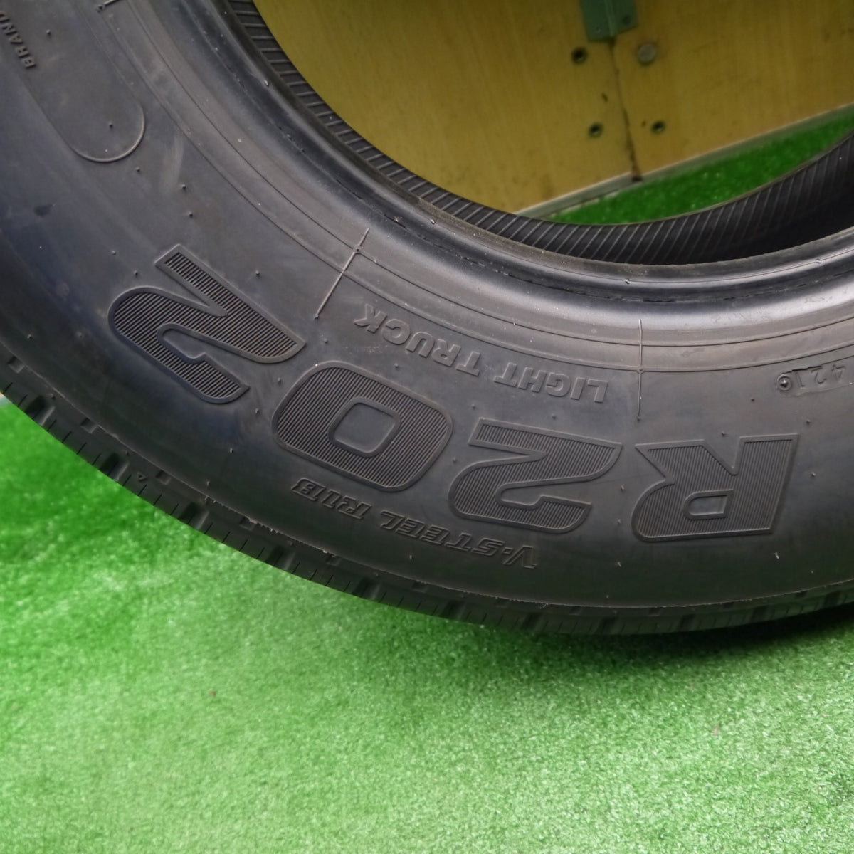未使用!21年!1本★トラック タイヤ 205/85R16 117/115L ブリヂストン R202 16インチ★5111006Hノタ