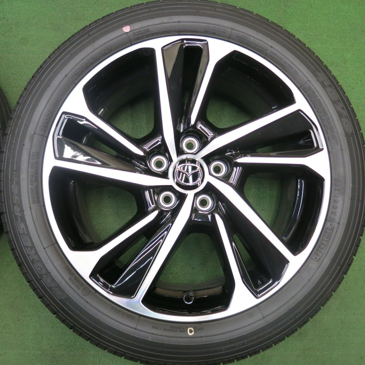 新車外し!24年★マツダ CX-3 vivid monotone 純正 215/50R18 トーヨー プロクセス R52A 18インチ PCD114.3/5H★5070601HAノ
