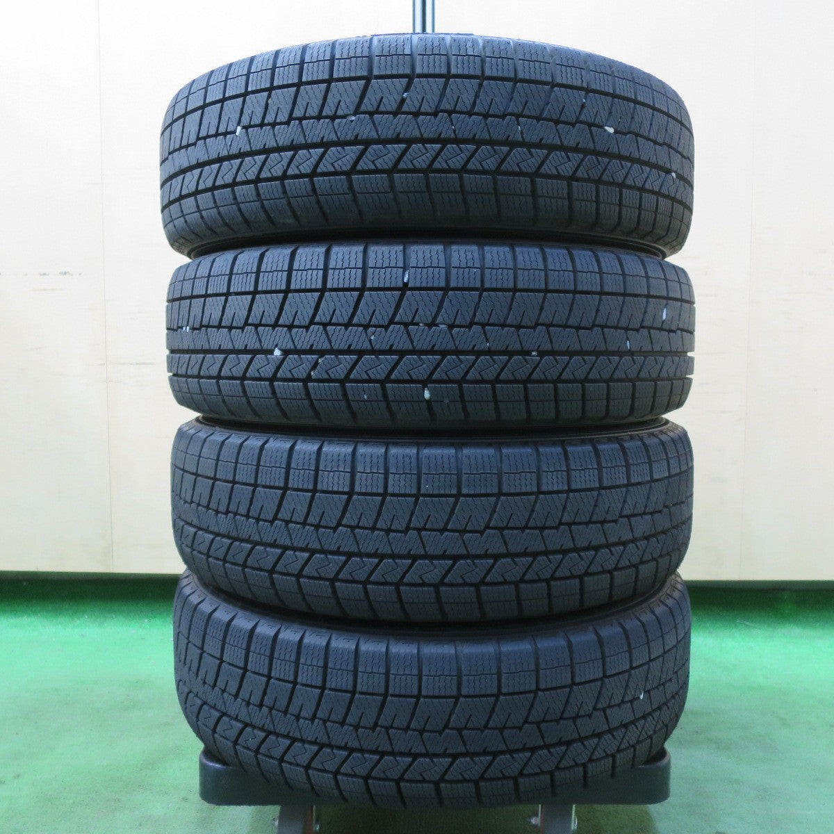 バリ溝!22年!キレイ!9.5分以上★ダイハツ タント カスタム 純正 155/65R14 スタッドレス ダンロップ ウインターマックス03 14インチ PCD100/4H★5051202イス