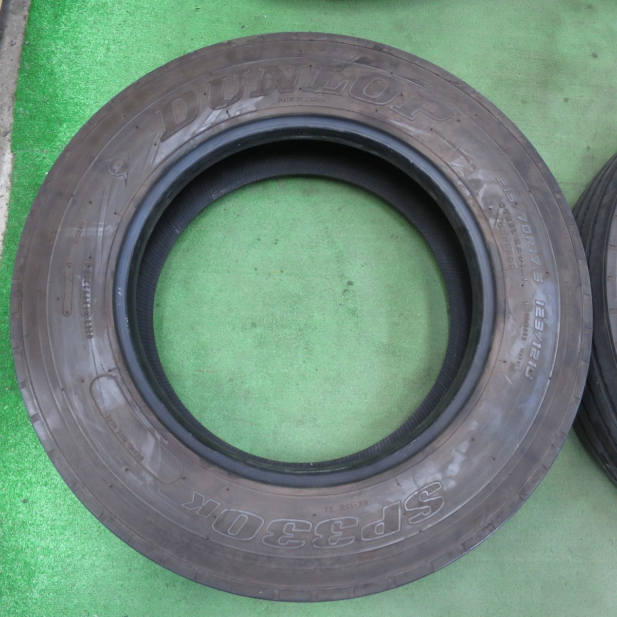 バリ溝!ほぼ10分!6本★トラック タイヤ 215/70R17.5 123/121J ダンロップ SP330K 17.5インチ★5102006イノタ