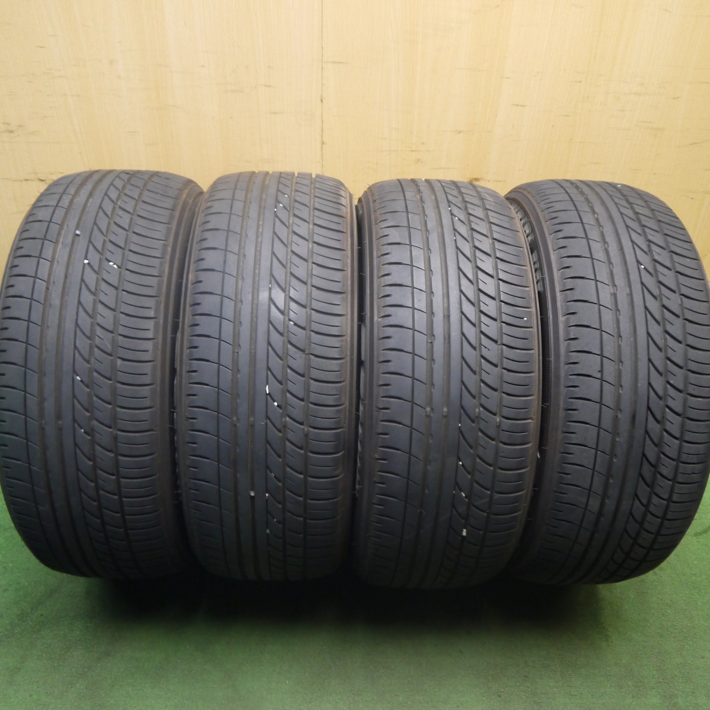 バリ溝!22年!9.5分★225/50R18 ヨコハマ PARADA PA03 ホワイトレター タイヤ 18インチ ハイエース キャラバン 等★5090302Hノタ