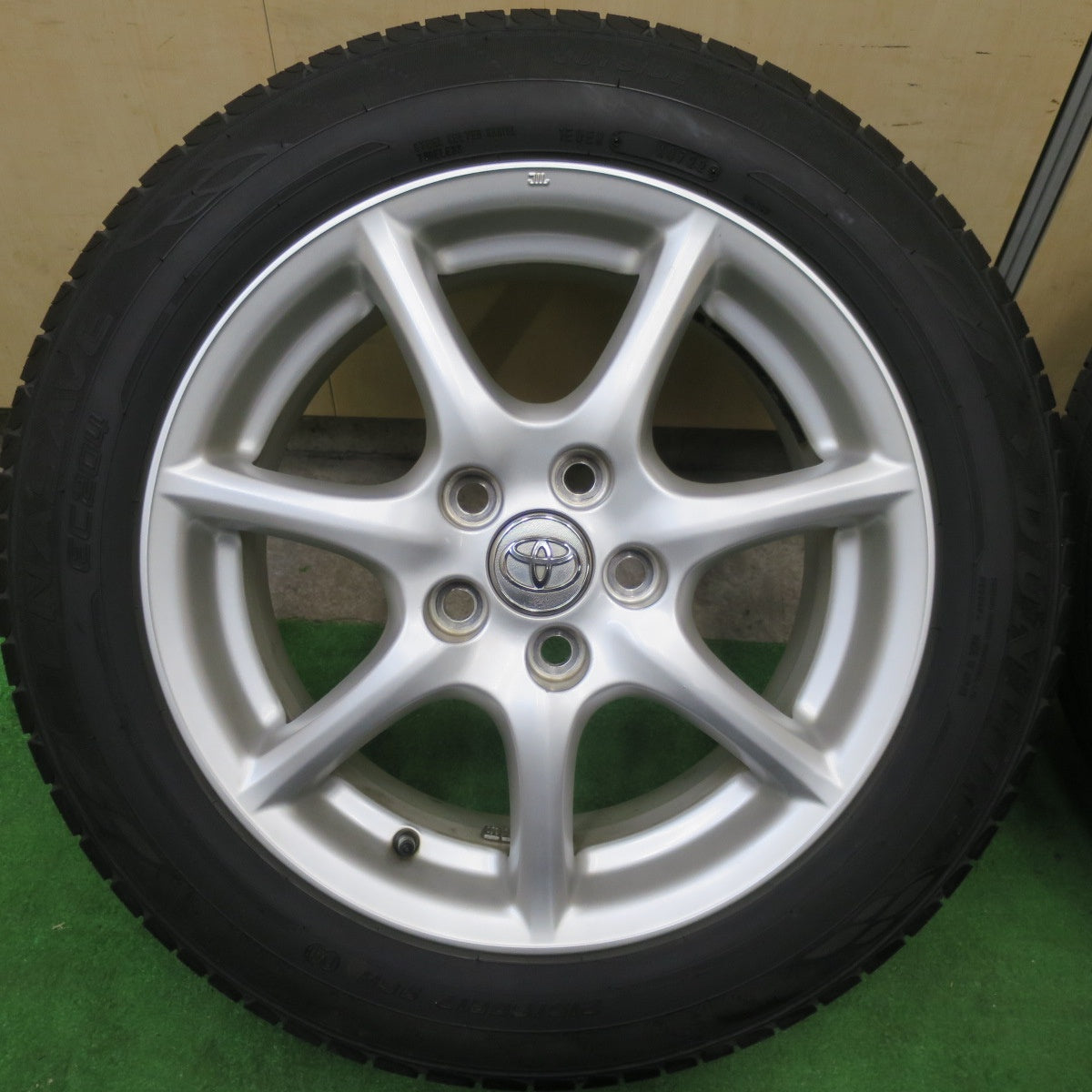 バリ溝!22年!キレイ!9.5分★トヨタ 50系 エスティマ 純正 215/60R17 ダンロップ エナセーブ EC204 17インチ PCD114.3/5H★5060704TTノ