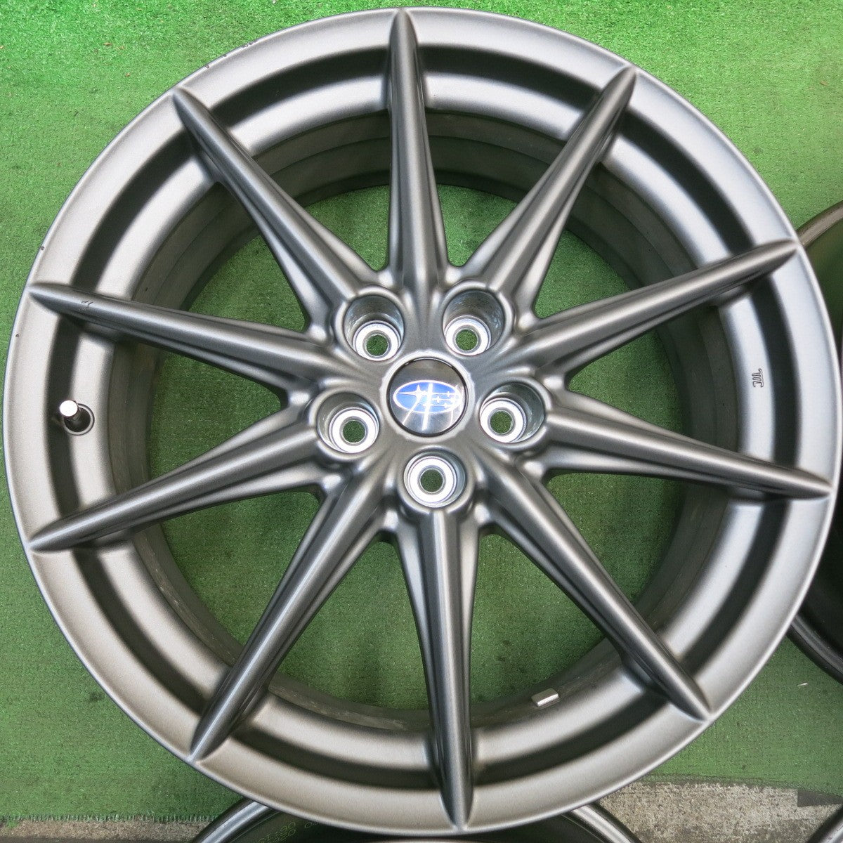 キレイ!付属品付き★スバル BRZ ZD8 トヨタ 86 純正 ホイール 18インチ 18×7.5J PCD100/5H★5082308HAホ
