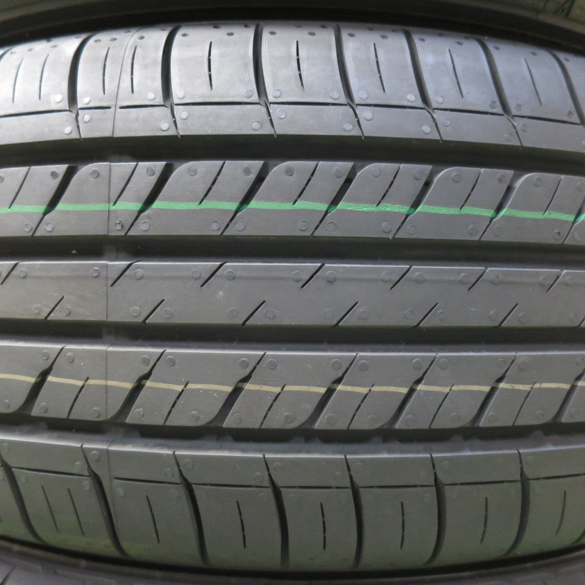 新車外し!25年★215/60R16 ダンロップ エナセーブ EC300 タイヤ 16インチ ヴェゼル クラウン エスティマ エルグランド CX-3 等★5092710イノタ