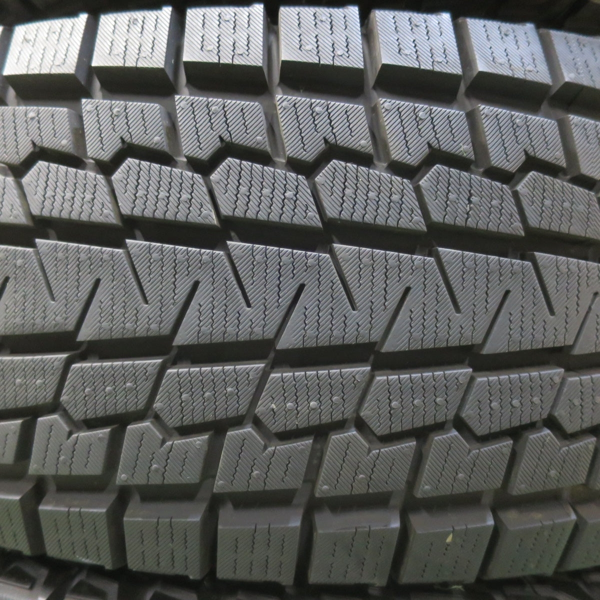超バリ溝!22年!ほぼ10分★スタッドレス 235/70R16 ヨコハマ アイスガード G075 タイヤ 16インチ アウトランダー デリカ 等★5112603イスタ